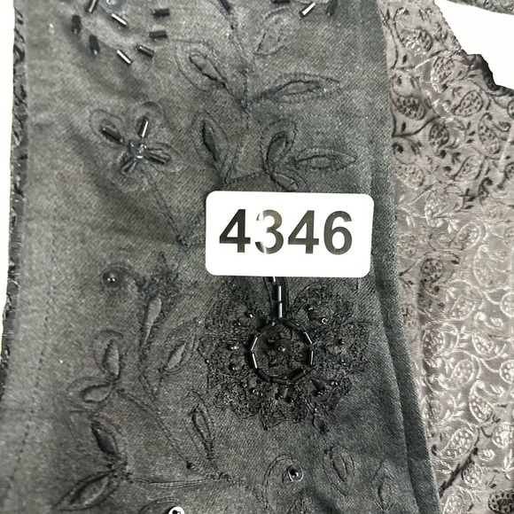 Kar a van black vest vintage size medium p2p 18-1/2 24”length embroidered. - Picture 5 of 6